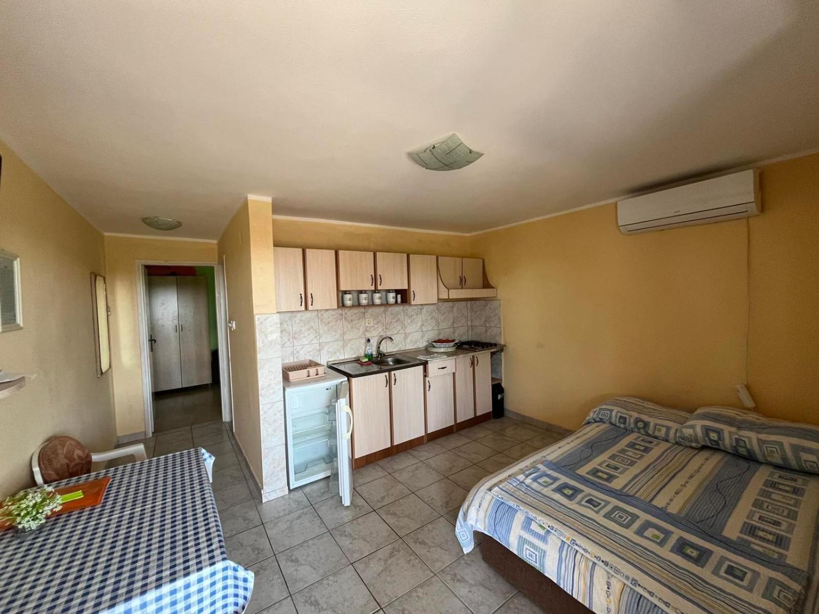 Apartments Mudric Херцег-Нови Экстерьер фото